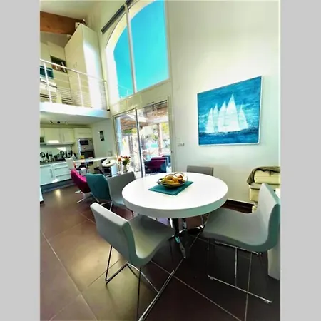Luxueux Triplex Vue Mer 10Mn Du Port Et Plage Avec Garage דירה