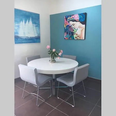 Luxueux Triplex Vue Mer 10Mn Du Port Et Plage Avec Garage דירה *