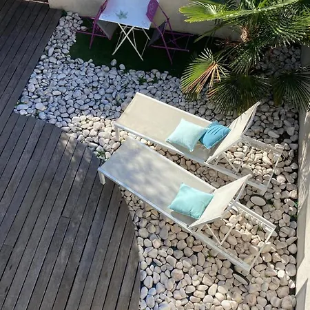 Luxueux Triplex Vue Mer 10Mn Du Port Et Plage Avec Garage דירה